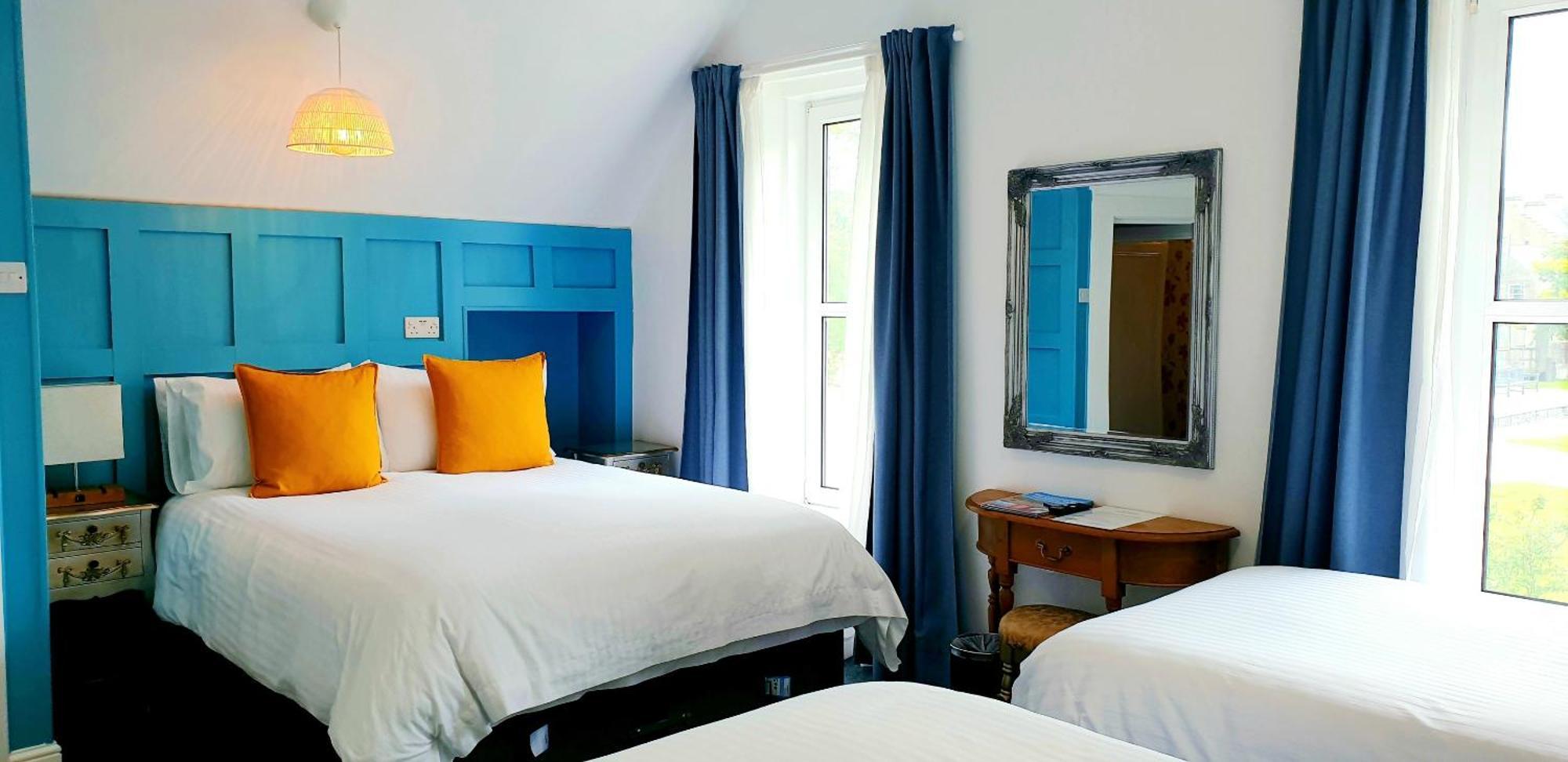 The Osprey Hotel Kingussie Room photo