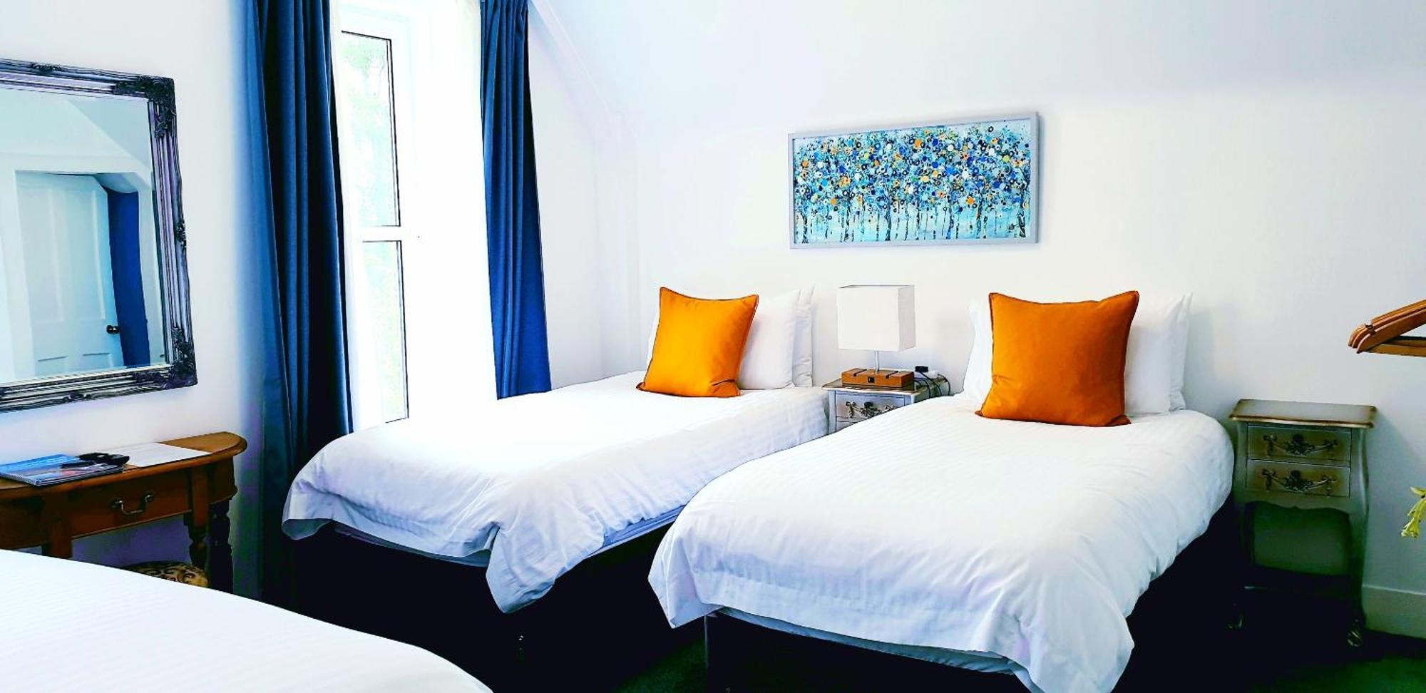 The Osprey Hotel Kingussie Room photo