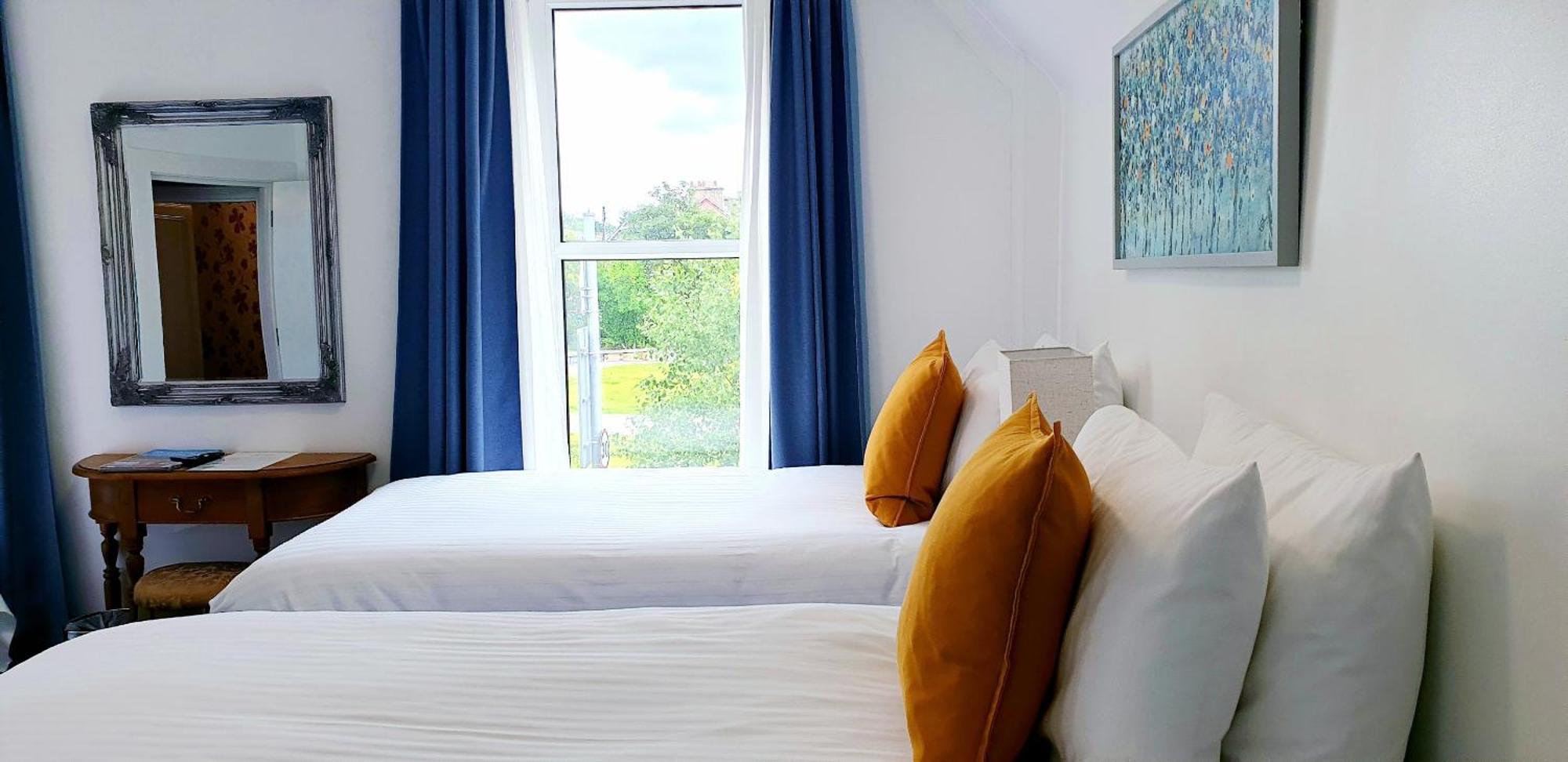 The Osprey Hotel Kingussie Room photo